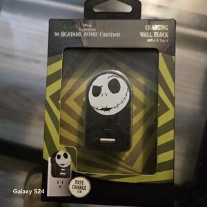 Disney Nightmare Before Christmas Charger - Black and White